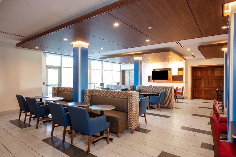 Holiday Inn Express & Suites Beloit image