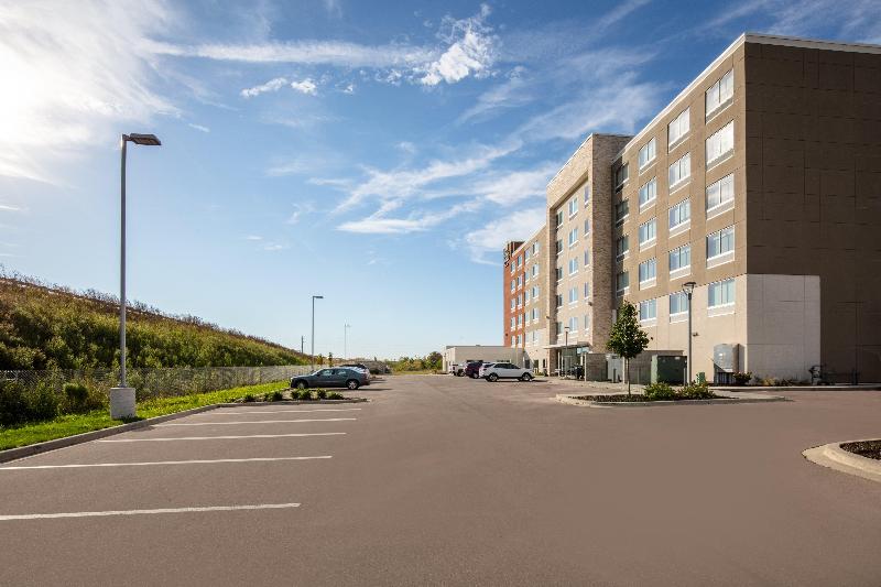 Holiday Inn Express & Suites Beloit image