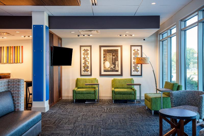 Holiday Inn Express & Suites Beloit image
