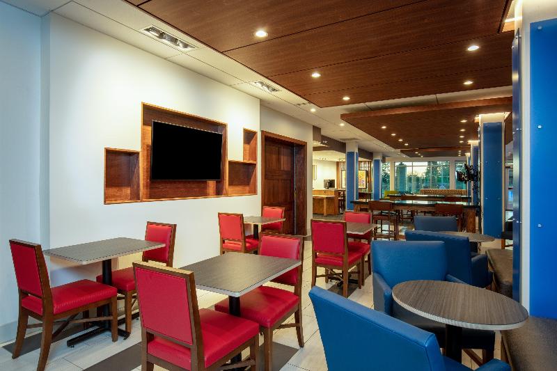 Holiday Inn Express & Suites Beloit image