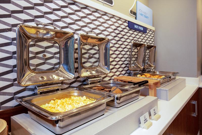 Holiday Inn Express & Suites Beloit image