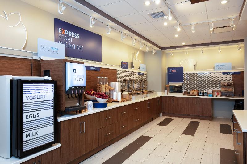 Holiday Inn Express & Suites Beloit image
