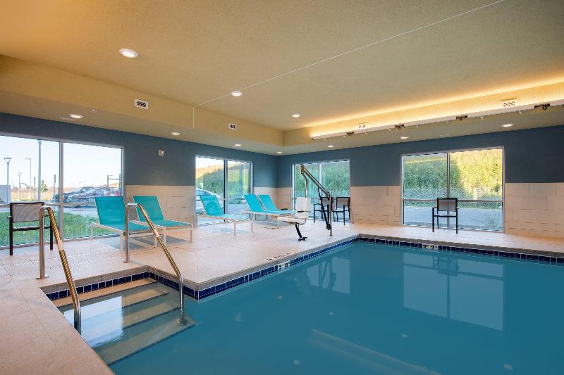 Holiday Inn Express & Suites Beloit image