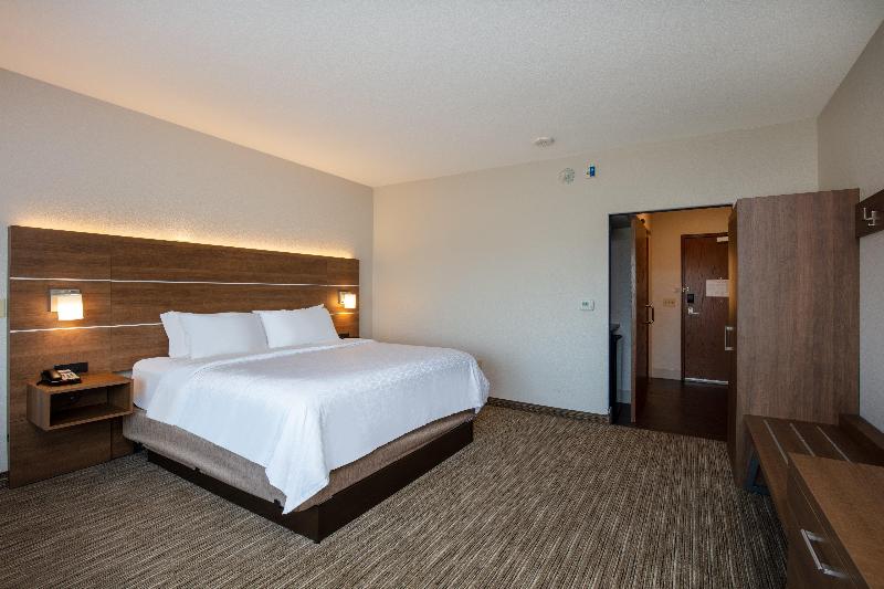 Holiday Inn Express & Suites Beloit image