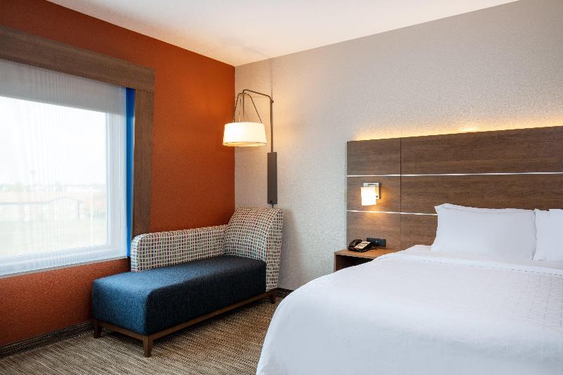 Holiday Inn Express & Suites Beloit image