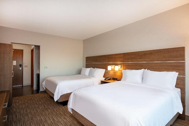 Holiday Inn Express & Suites Beloit image