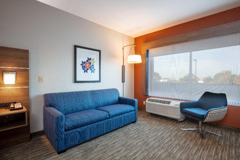 Holiday Inn Express & Suites Beloit image