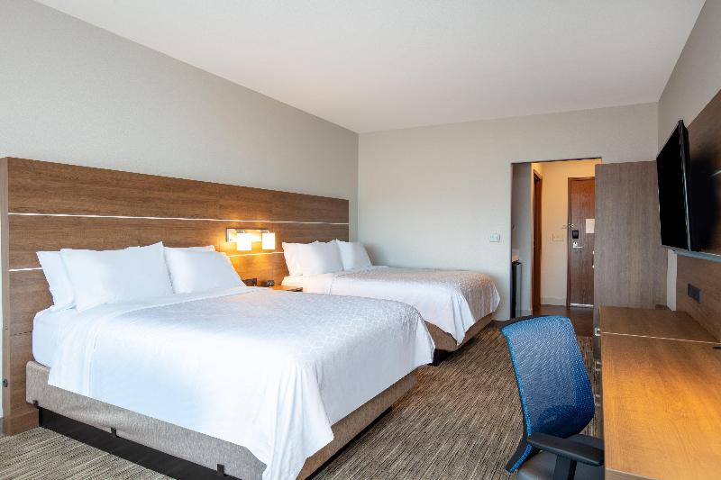 Holiday Inn Express & Suites Beloit image