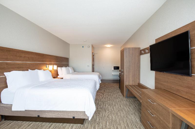 Holiday Inn Express & Suites Beloit image