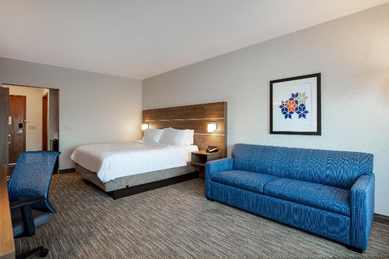Holiday Inn Express & Suites Beloit image