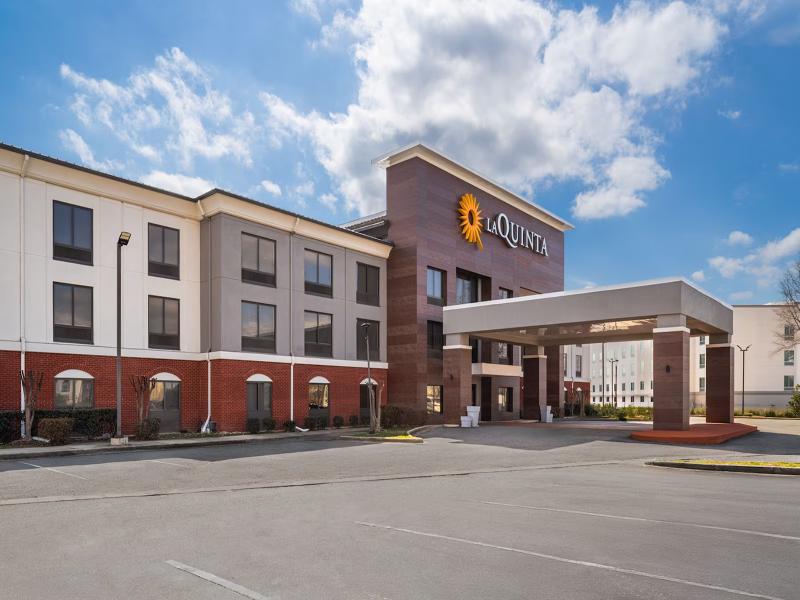 La Quinta Inn & Suites by Wyndham Bessemer image