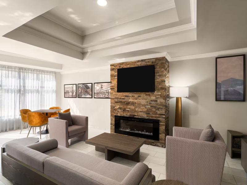 La Quinta Inn & Suites by Wyndham Bessemer image