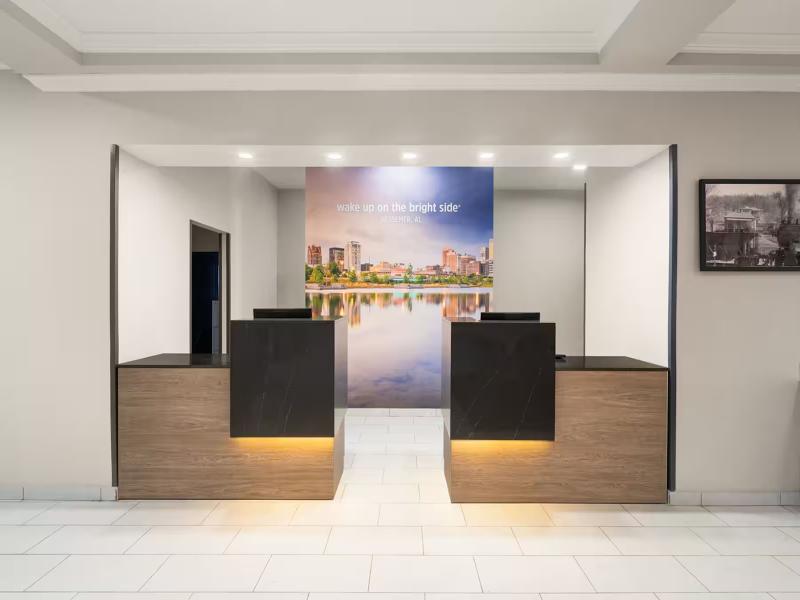 La Quinta Inn & Suites by Wyndham Bessemer image