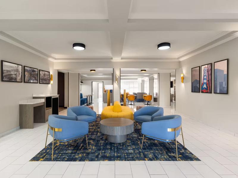 La Quinta Inn & Suites by Wyndham Bessemer image