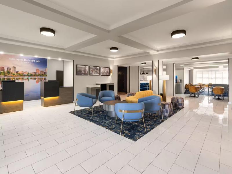 La Quinta Inn & Suites by Wyndham Bessemer image