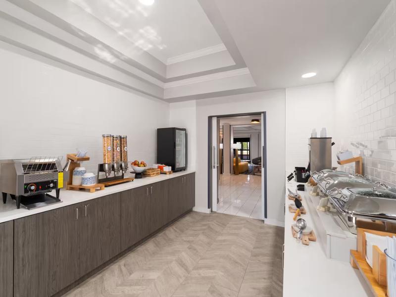 La Quinta Inn & Suites by Wyndham Bessemer image