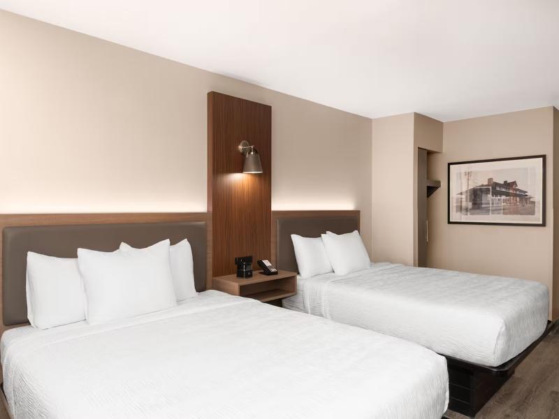 La Quinta Inn & Suites by Wyndham Bessemer image