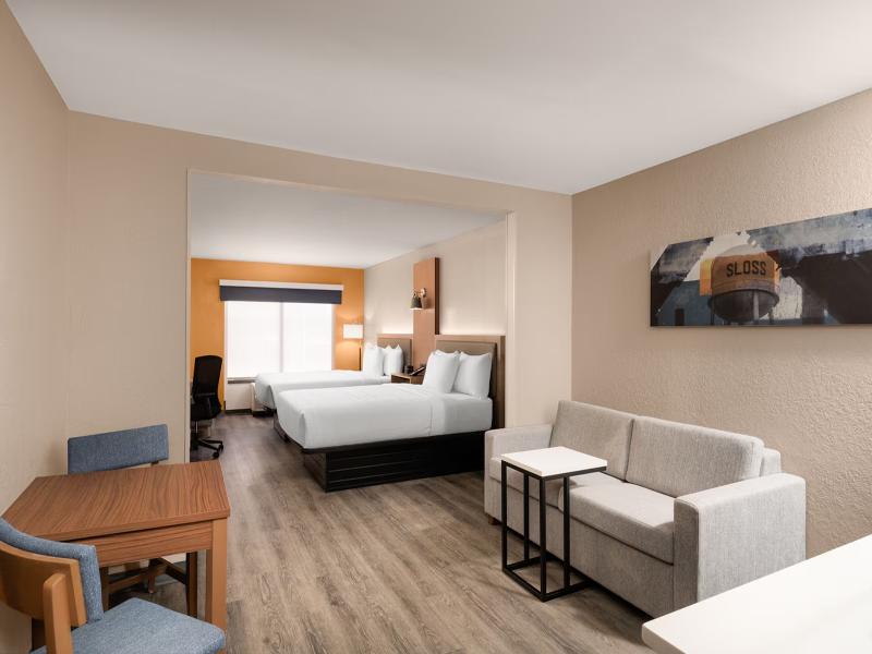 La Quinta Inn & Suites by Wyndham Bessemer image