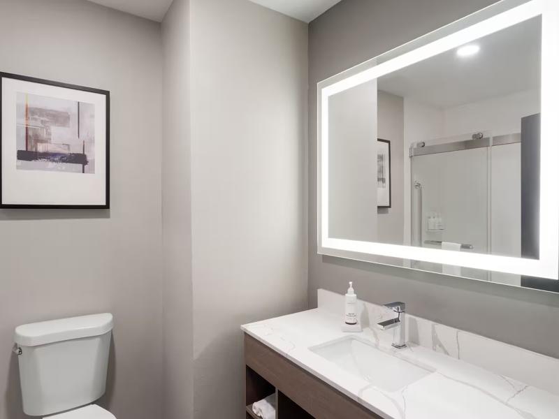 La Quinta Inn & Suites by Wyndham Bessemer image