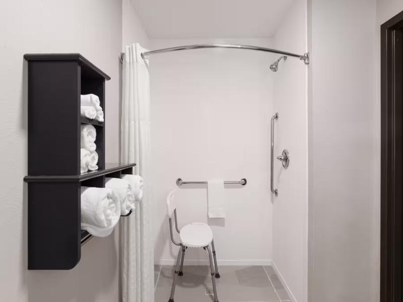 La Quinta Inn & Suites by Wyndham Bessemer image
