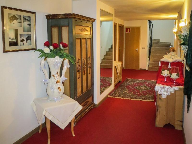 Hotel Ustaria Posta image