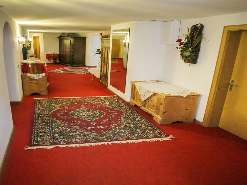 Hotel Ustaria Posta image
