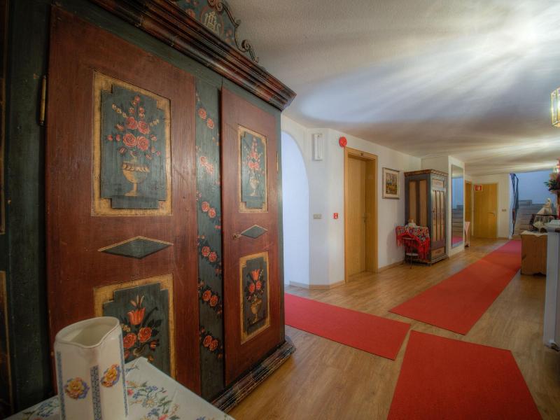 Hotel Ustaria Posta image