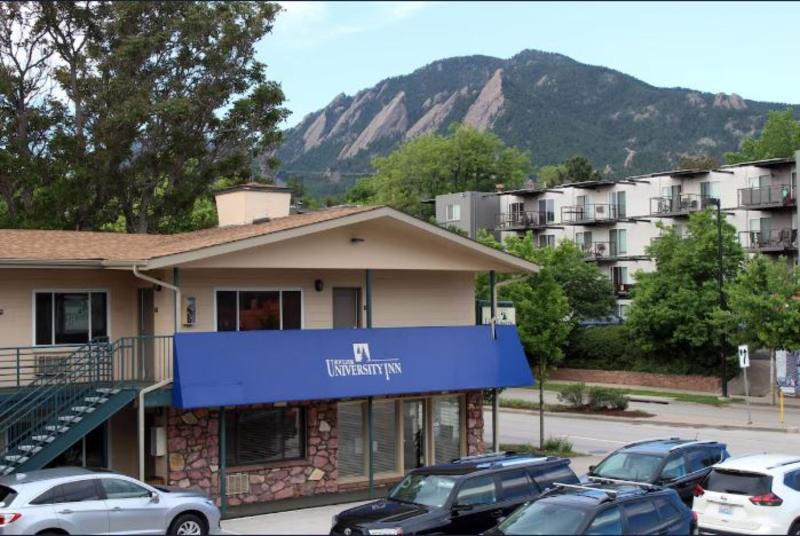 Boulder University Inn