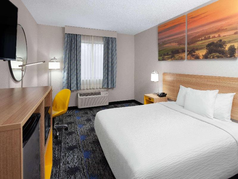 Days Inn by Wyndham Wooster image