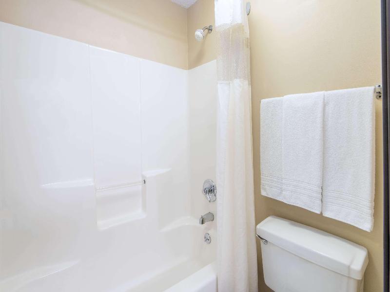 Days Inn by Wyndham Wooster image