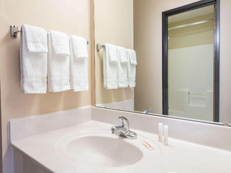 Days Inn by Wyndham Wooster image