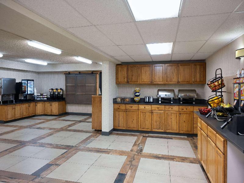 Days Inn & Suites by Wyndham Bozeman image