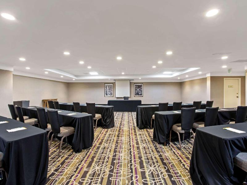 La Quinta Inn & Suites Boston Andover image