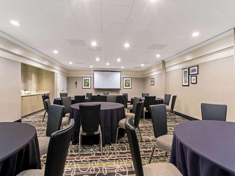 La Quinta Inn & Suites Boston Andover image