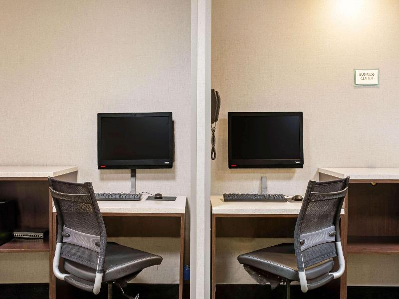 La Quinta Inn & Suites Boston Andover image