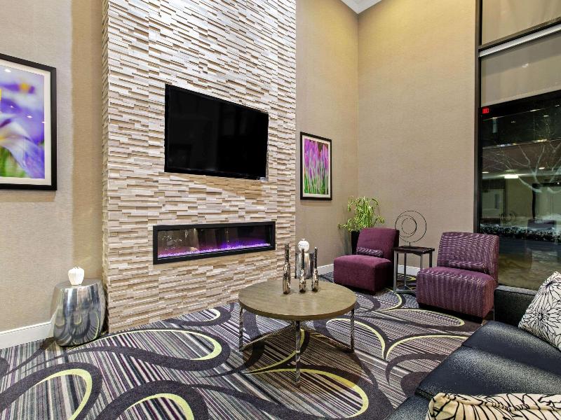 La Quinta Inn & Suites Boston Andover image