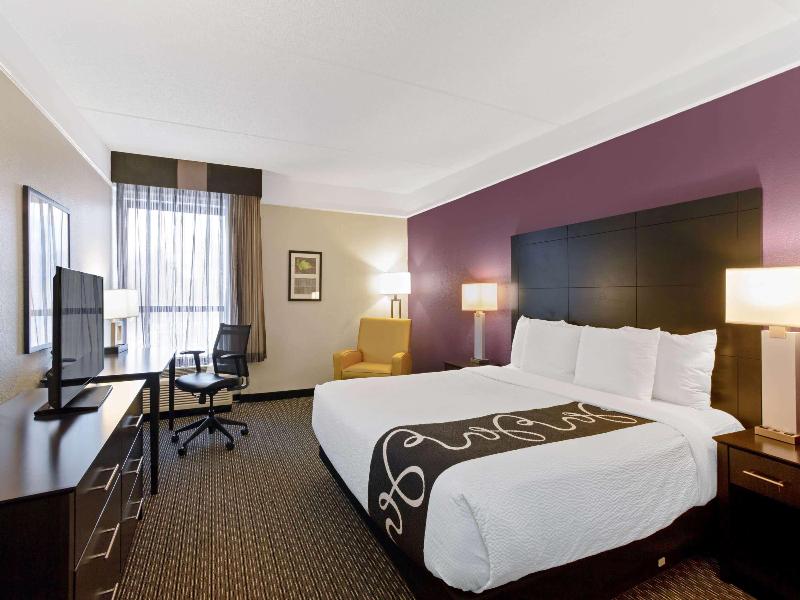 La Quinta Inn & Suites Boston Andover image