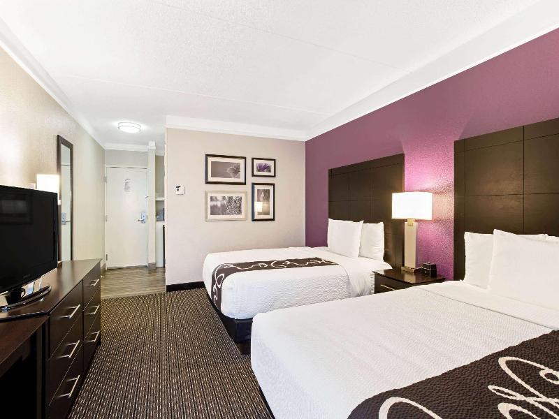 La Quinta Inn & Suites Boston Andover image