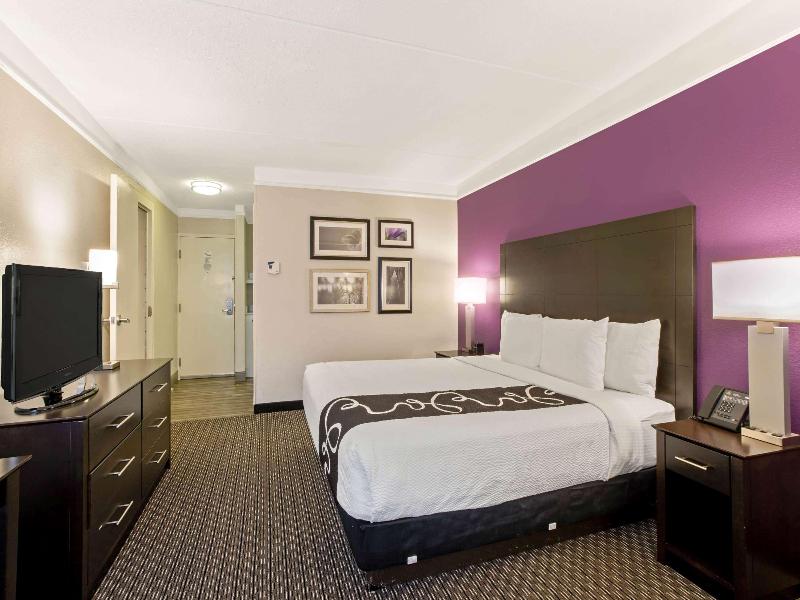 La Quinta Inn & Suites Boston Andover image