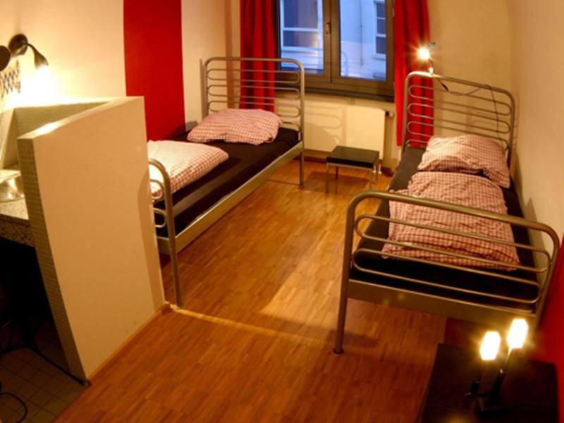 Heart of Gold Hostel Berlin image