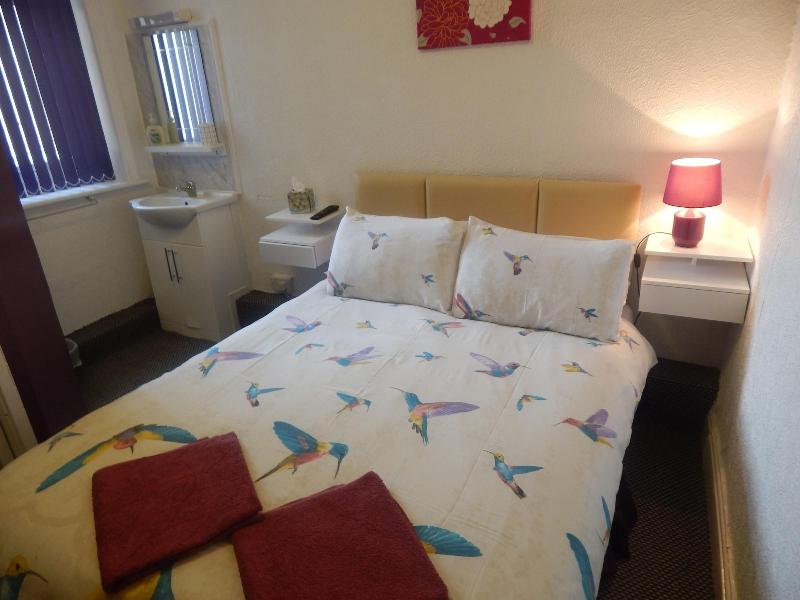 Llanryan Guest House 5