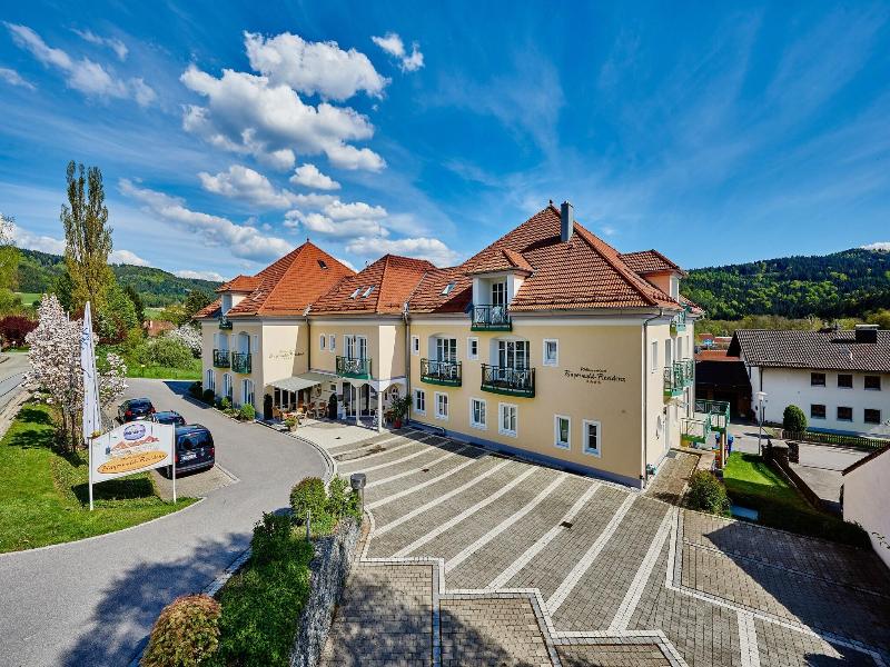 Akzent Wellnesshotel Bayerwald Residenz image