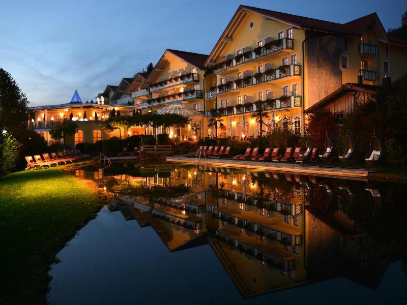 Sport & Wellnesshotel Angerhof image