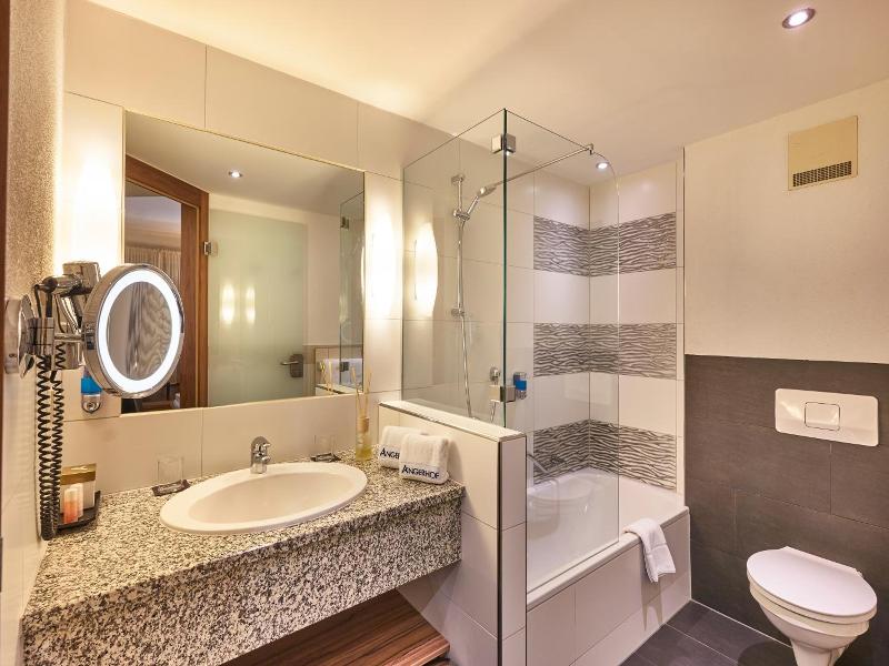Sport & Wellnesshotel Angerhof image