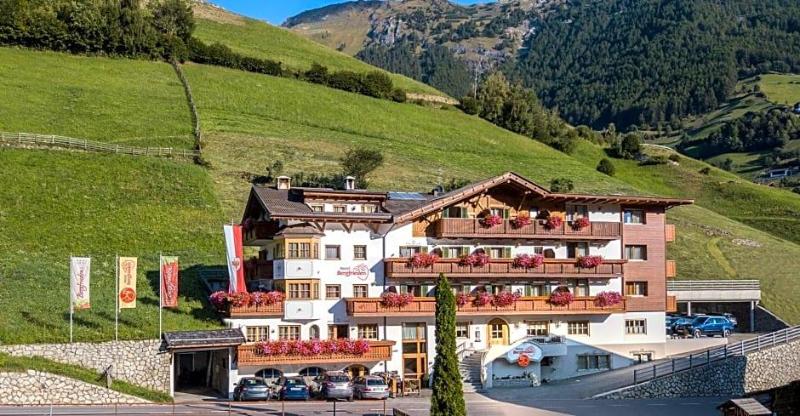 Bergfrieden image