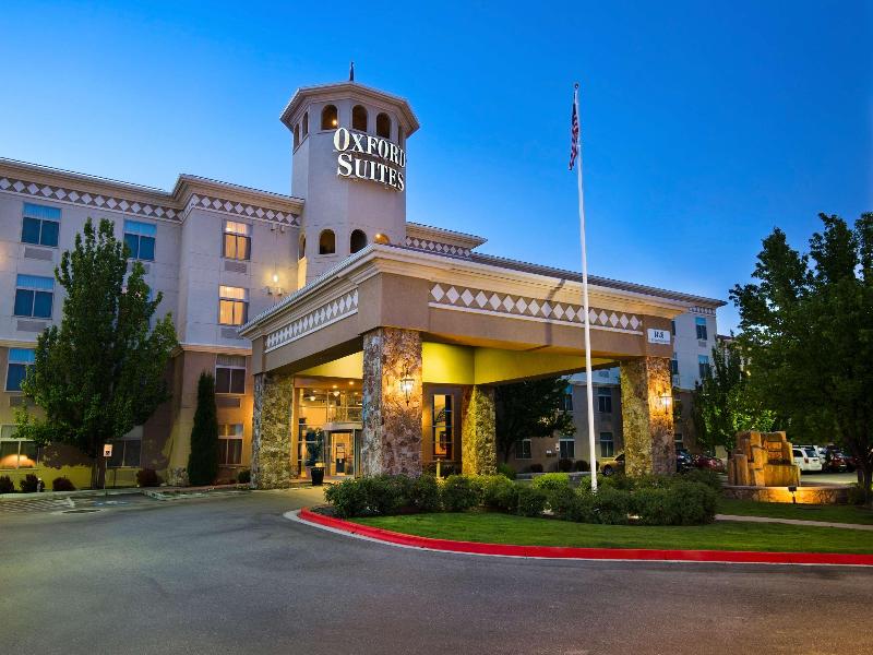 Oxford Suites Boise image