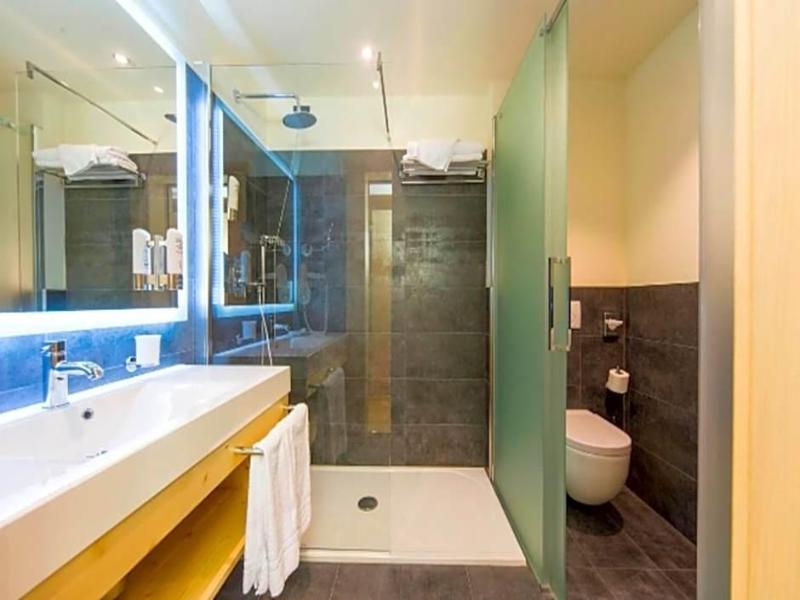 Hotel AlpHoliday dolomiti image