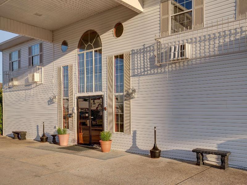 Howard Johnson Wyndham Branson Theatre District