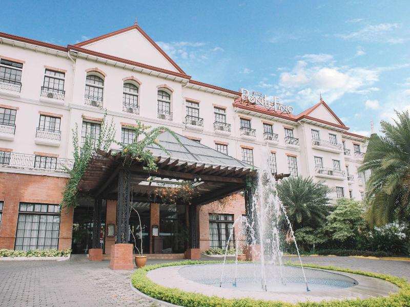 Pontefino Hotel & Residences image