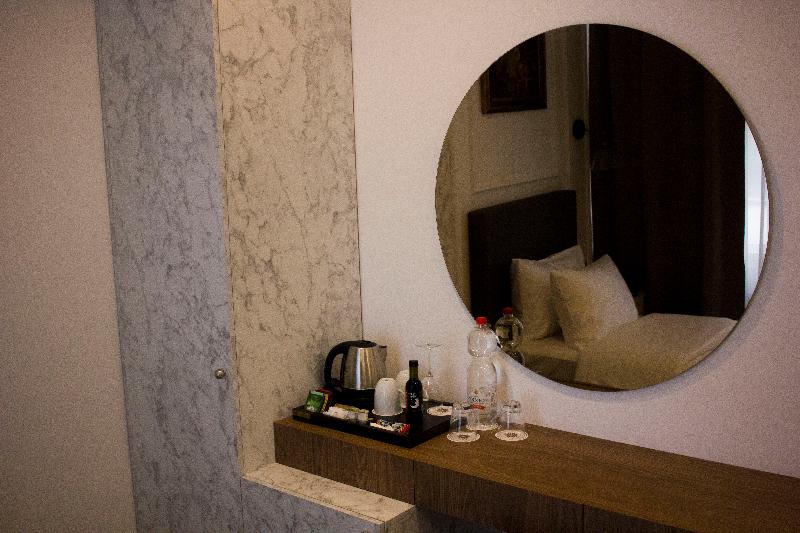 Bed room